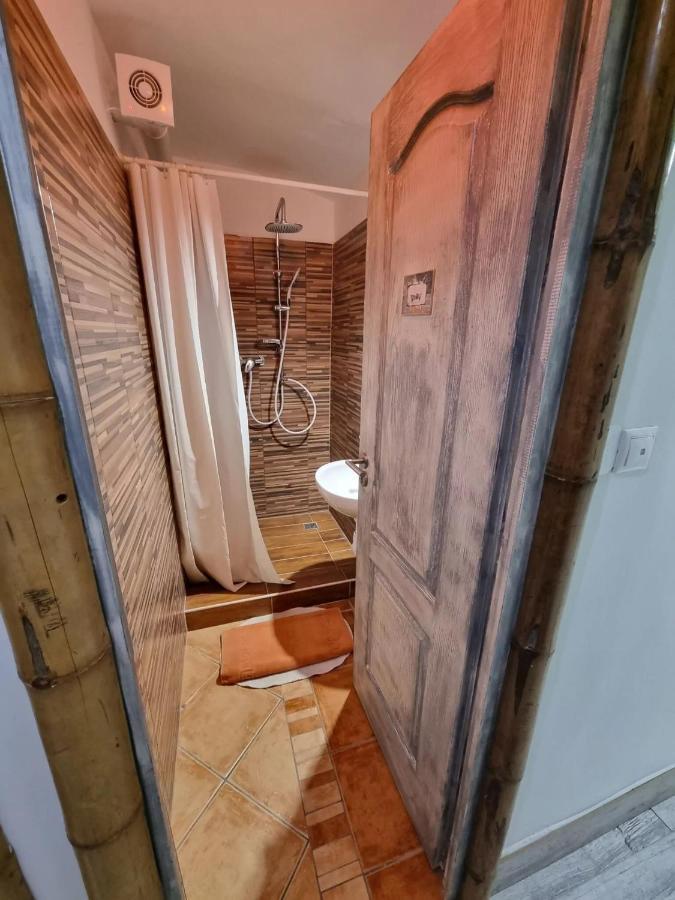 Centrum Wellness Hostel Debrecen Ngoại thất bức ảnh