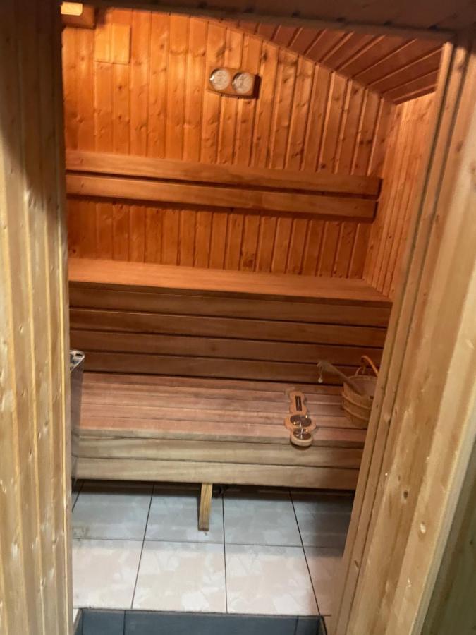 Centrum Wellness Hostel Debrecen Ngoại thất bức ảnh