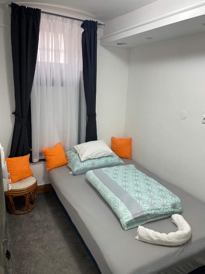 Centrum Wellness Hostel Debrecen Ngoại thất bức ảnh