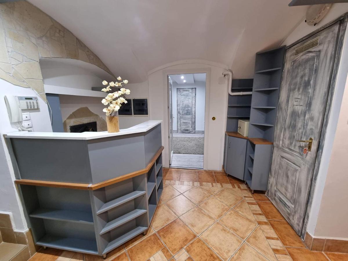 Centrum Wellness Hostel Debrecen Ngoại thất bức ảnh