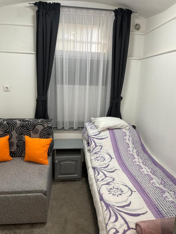 Centrum Wellness Hostel Debrecen Ngoại thất bức ảnh
