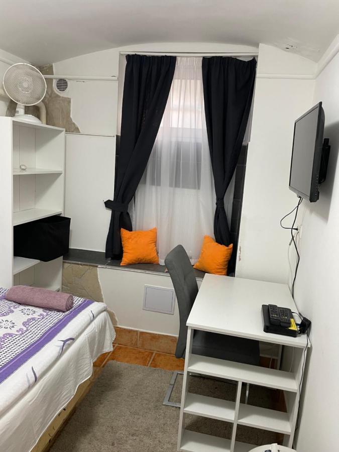 Centrum Wellness Hostel Debrecen Ngoại thất bức ảnh