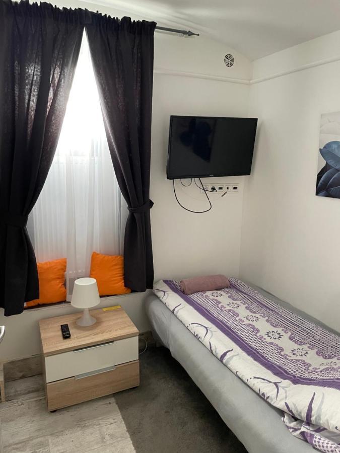 Centrum Wellness Hostel Debrecen Ngoại thất bức ảnh