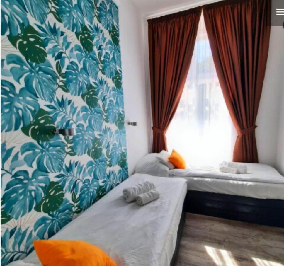 Centrum Wellness Hostel Debrecen Ngoại thất bức ảnh